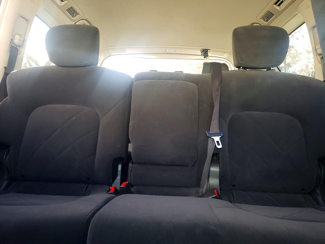 Nissan Armada Sv