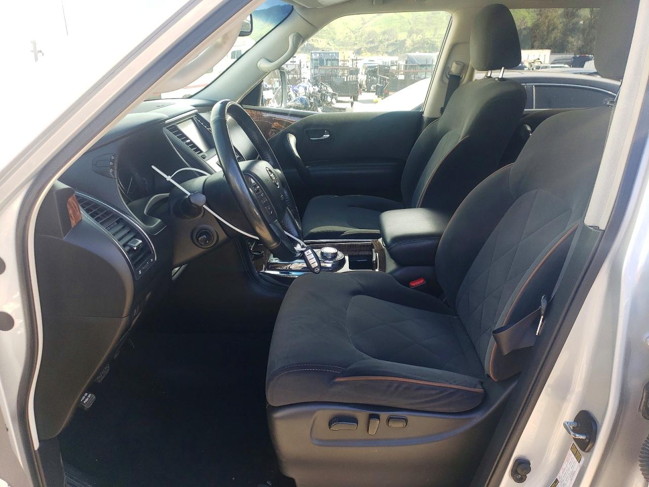 Nissan Armada Sv