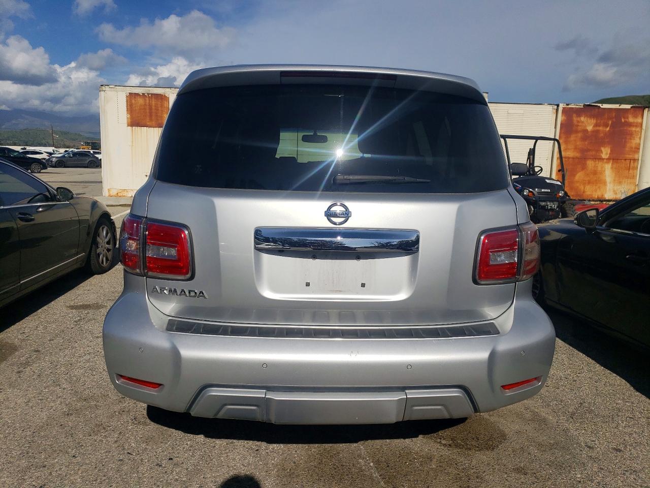 Nissan Armada Sv