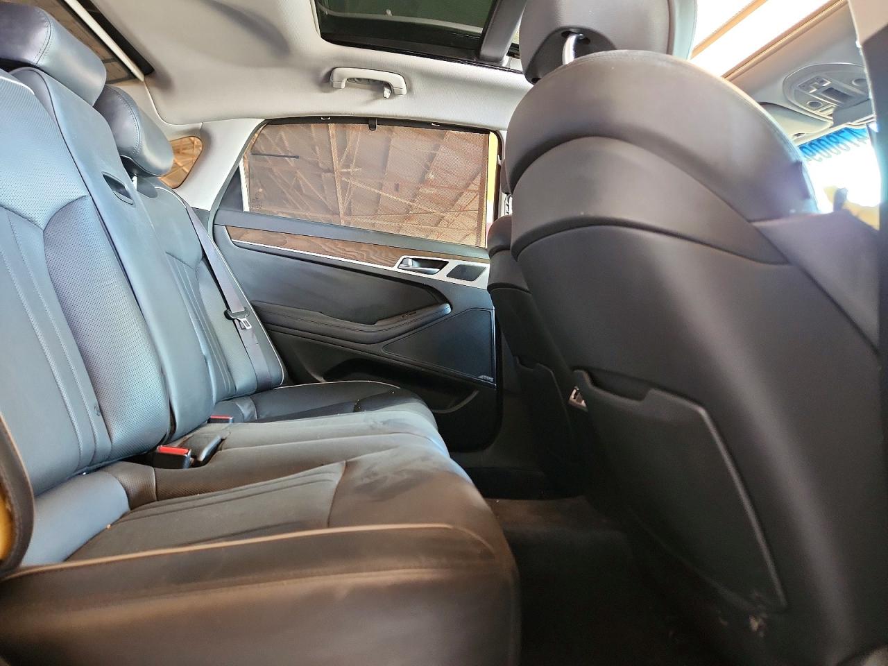 Hyundai Genesis 5.0l
