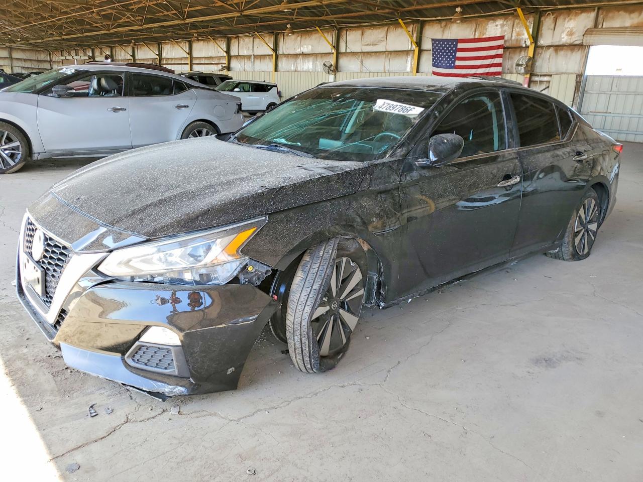Salvage Nissan Altima Image