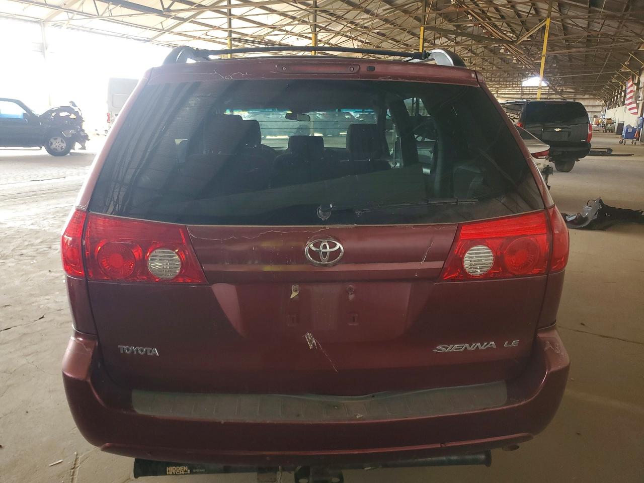 Toyota Sienna Le 8-passenger