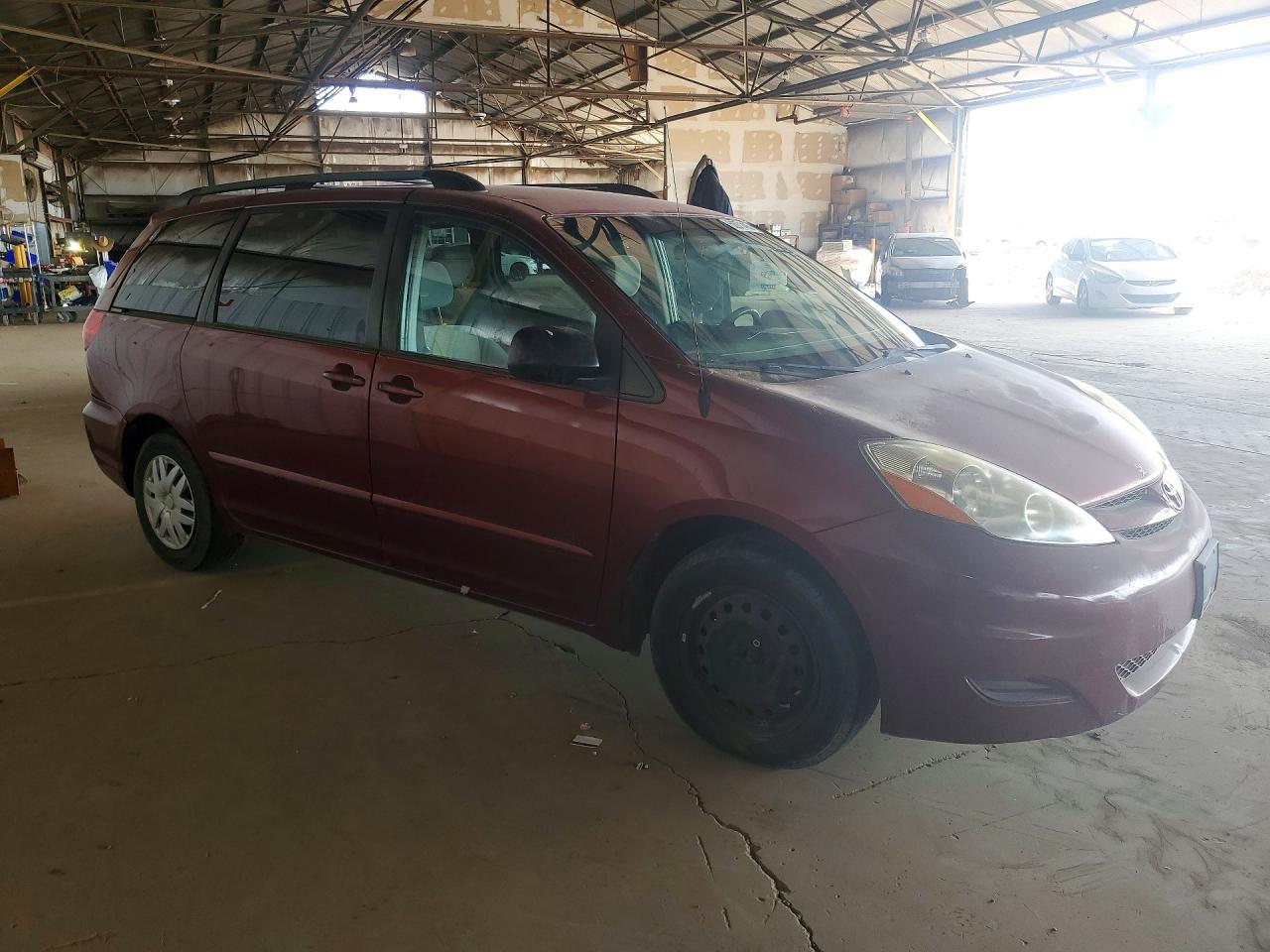 Toyota Sienna Le 8-passenger