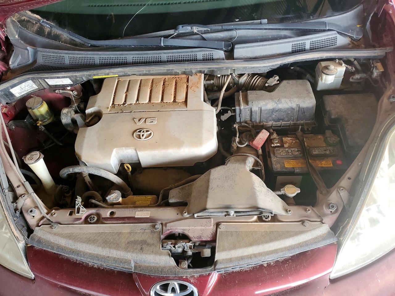 Toyota Sienna Le 8-passenger