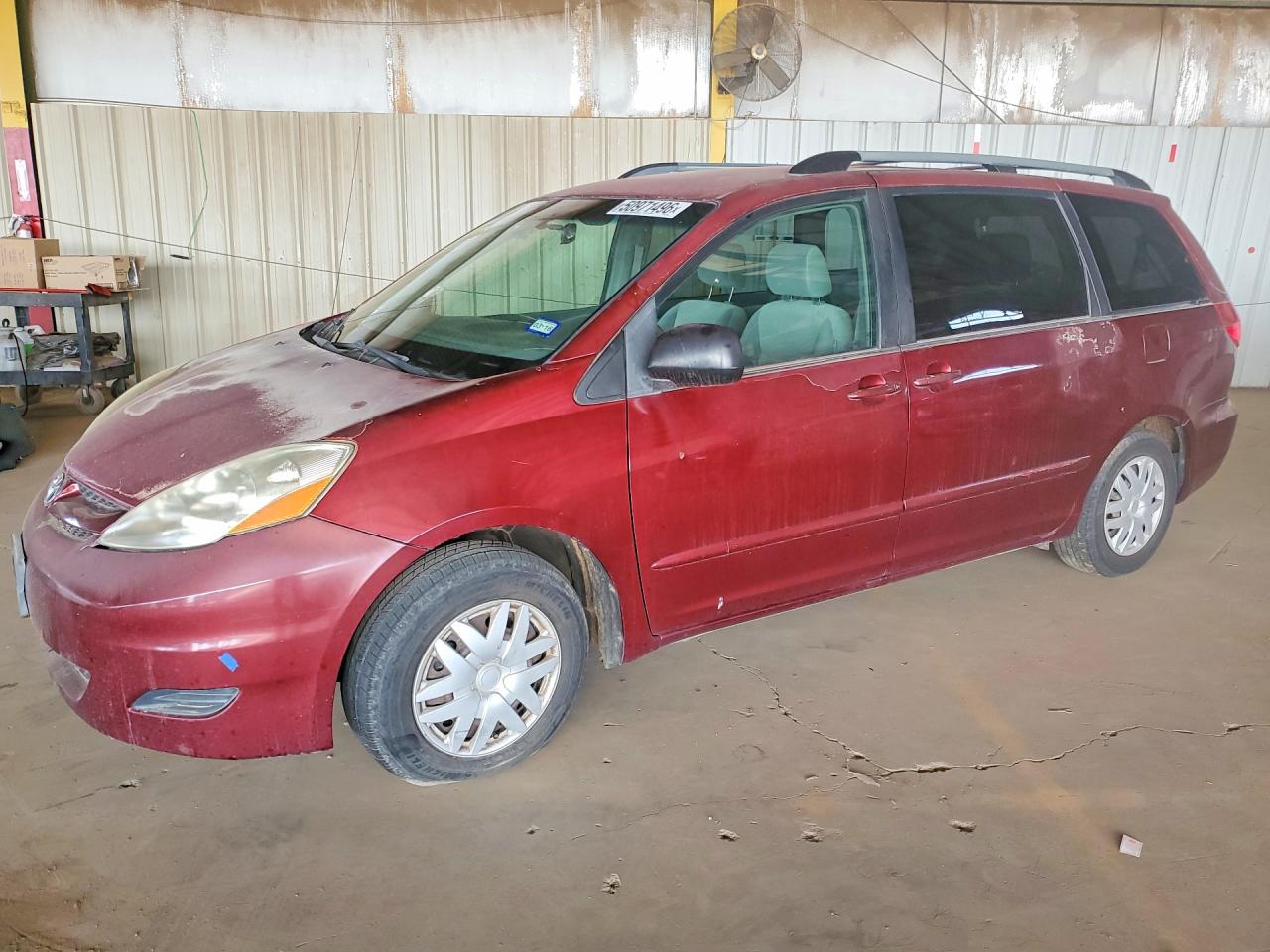 Salvage Toyota Sienna Image