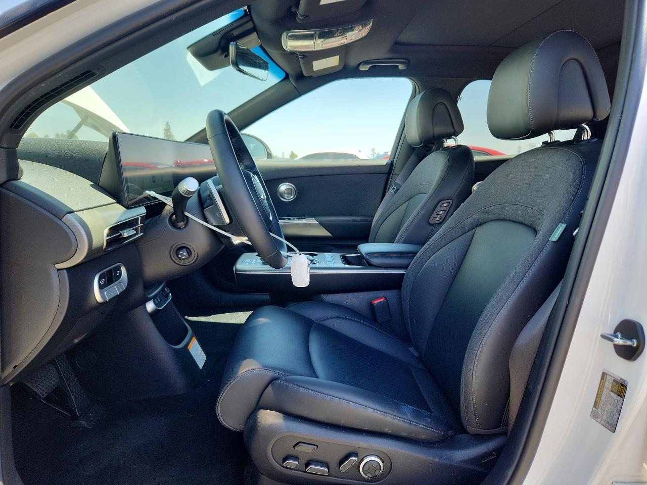 Genesis GV60 Standard