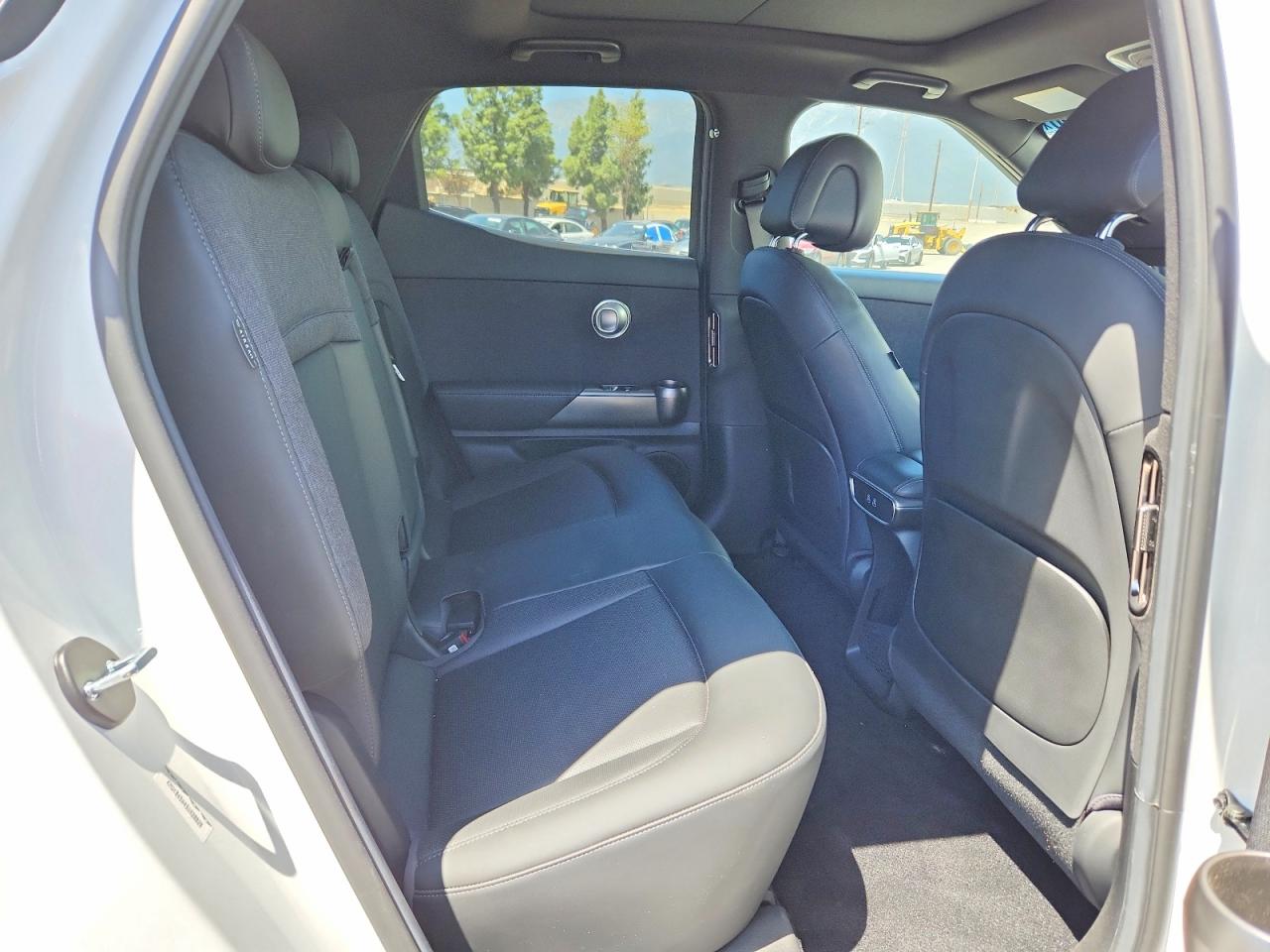 Genesis GV60 Standard