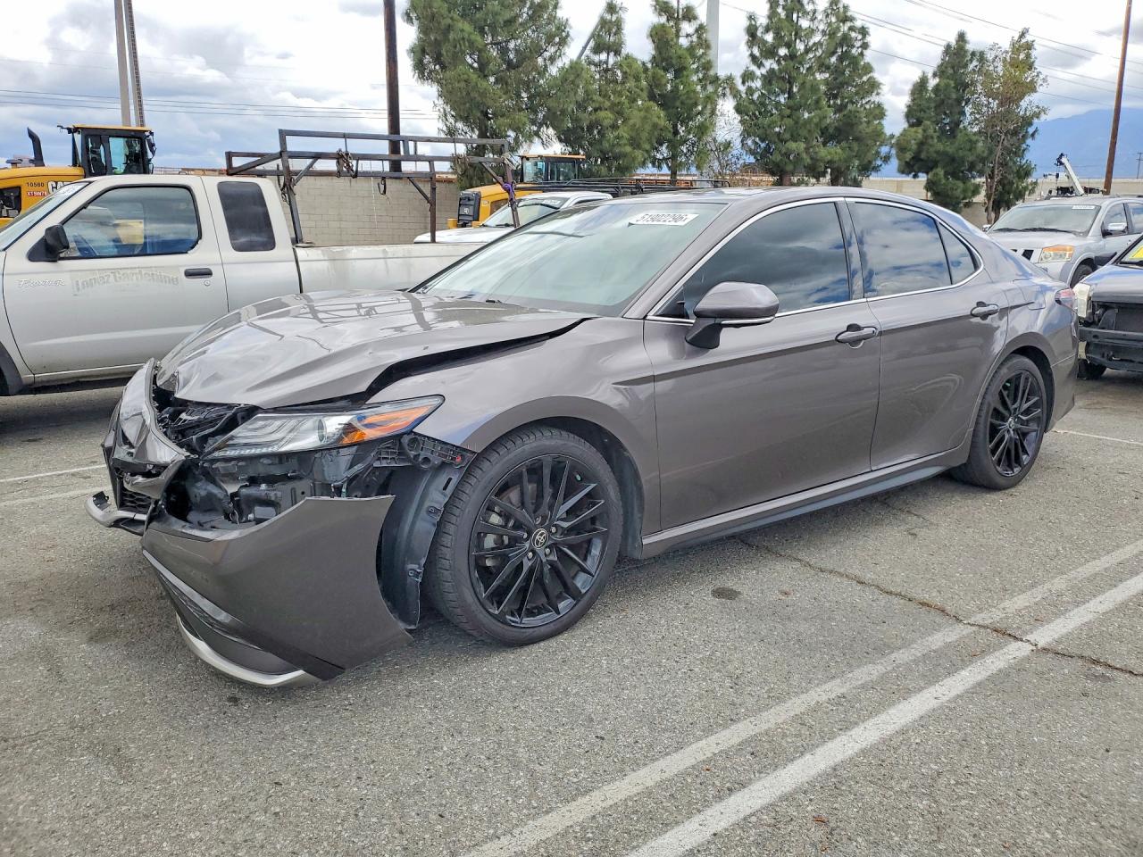 Salvage Toyota Camry Image