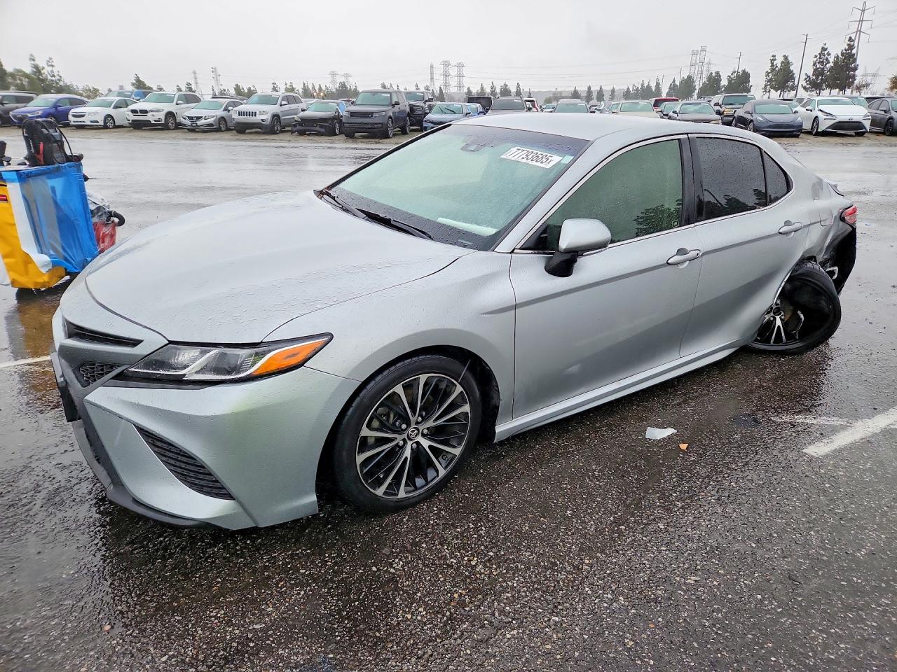 Salvage Toyota Camry Image