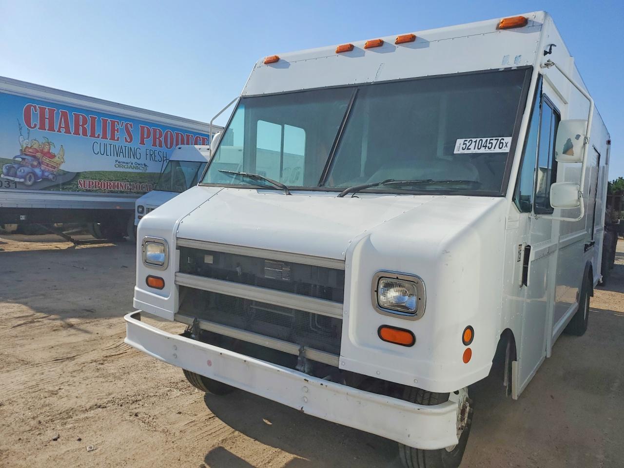 Salvage Ford E-450 Image