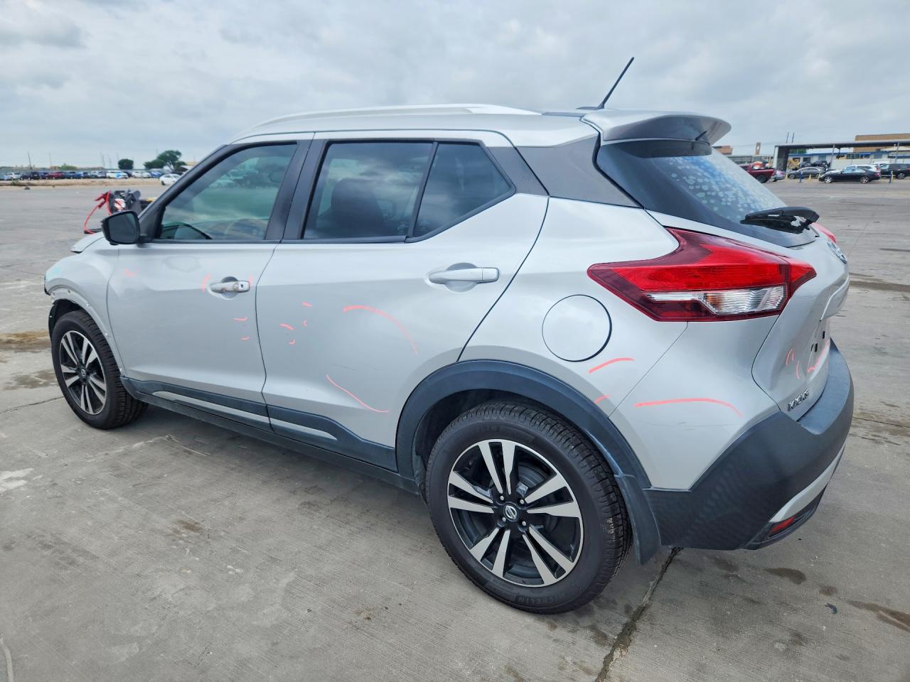Nissan Kicks Sr