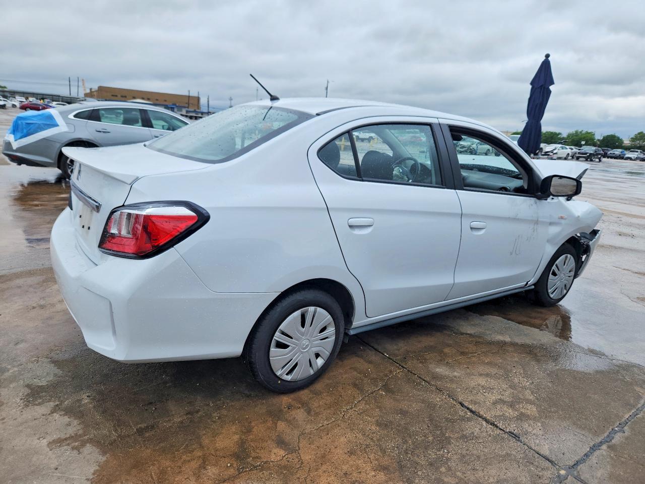 Mitsubishi Mirage G4 Es
