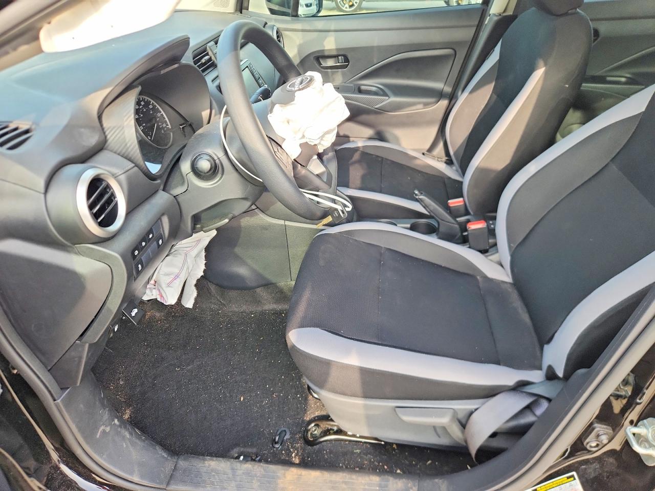 Nissan Versa S