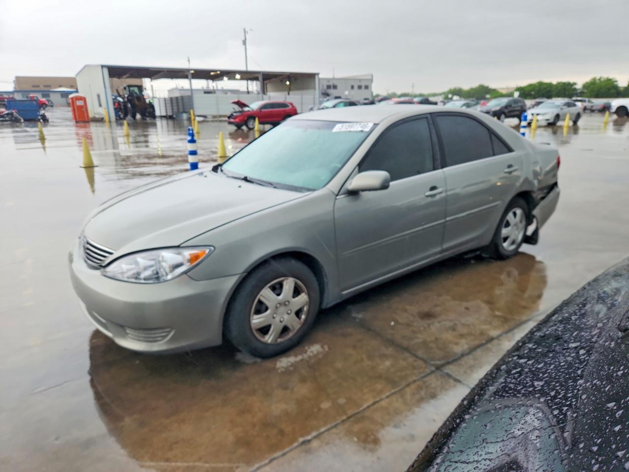 Salvage Toyota Camry Image