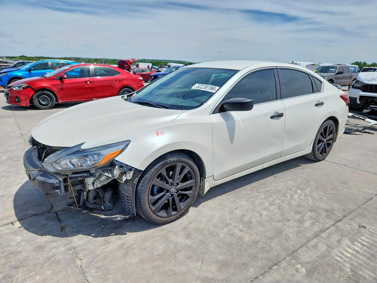 Salvage Nissan Altima Image