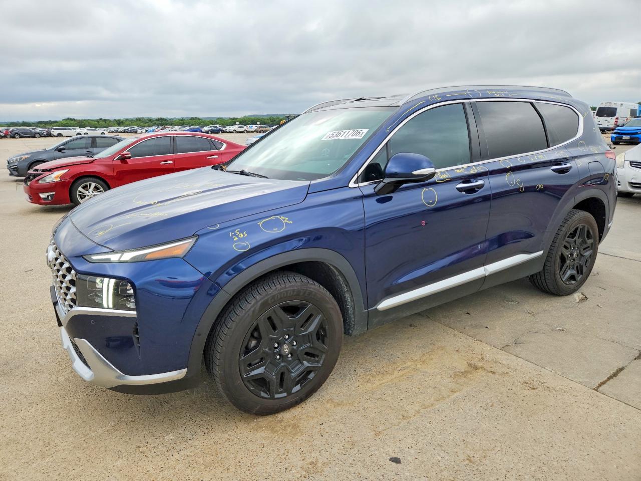 Salvage Hyundai SANTA FE Image