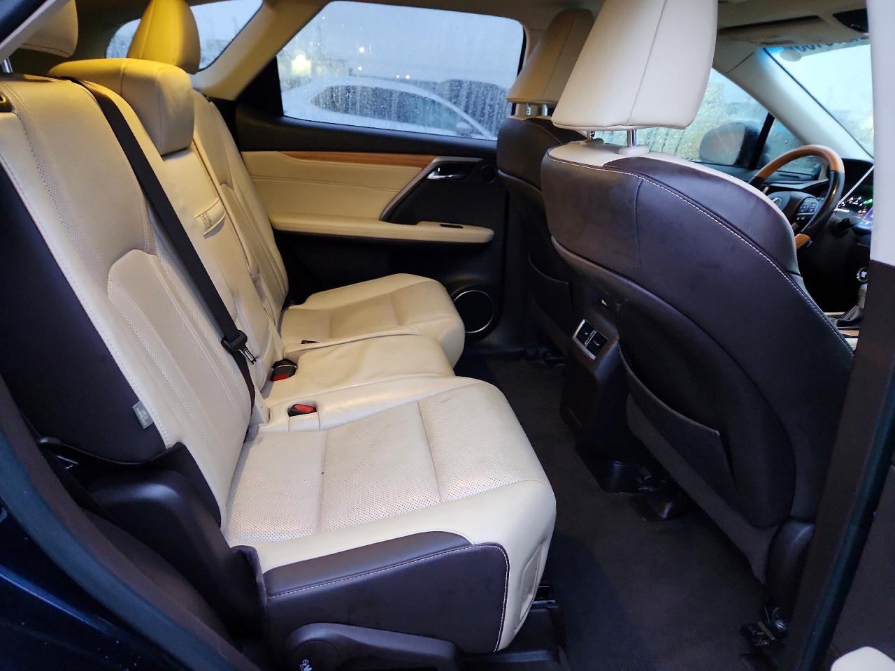 Lexus RX Base