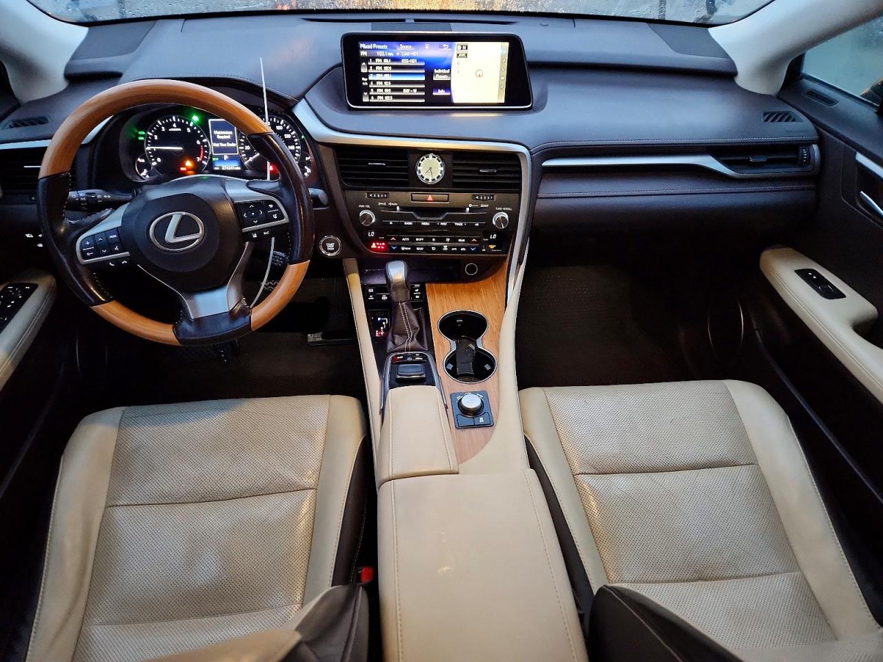 Lexus RX Base