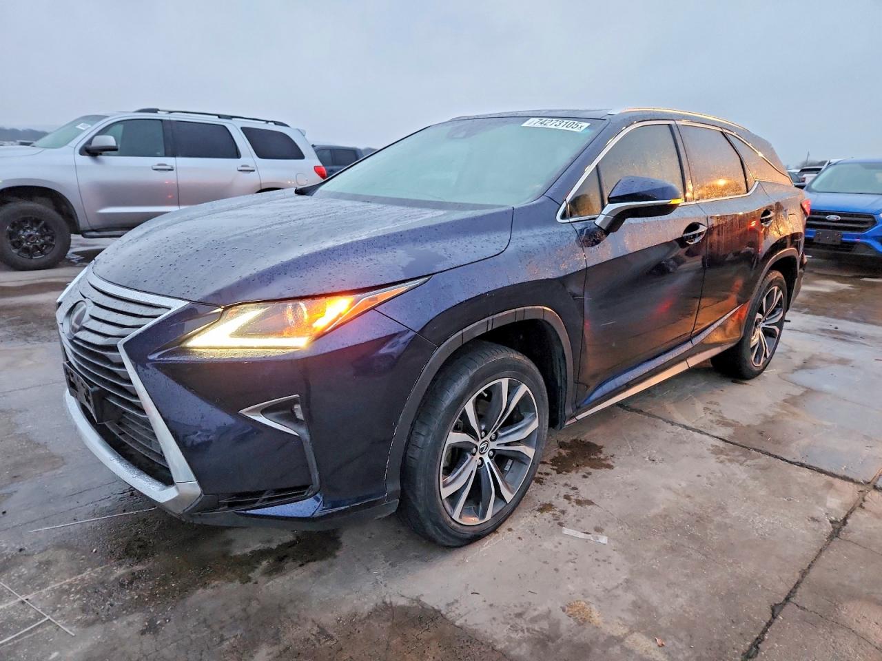 Salvage Lexus RX Image