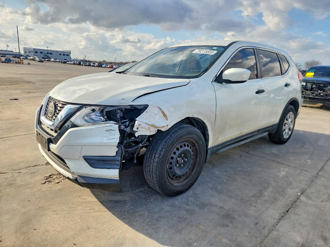 Salvage Nissan Rogue Image