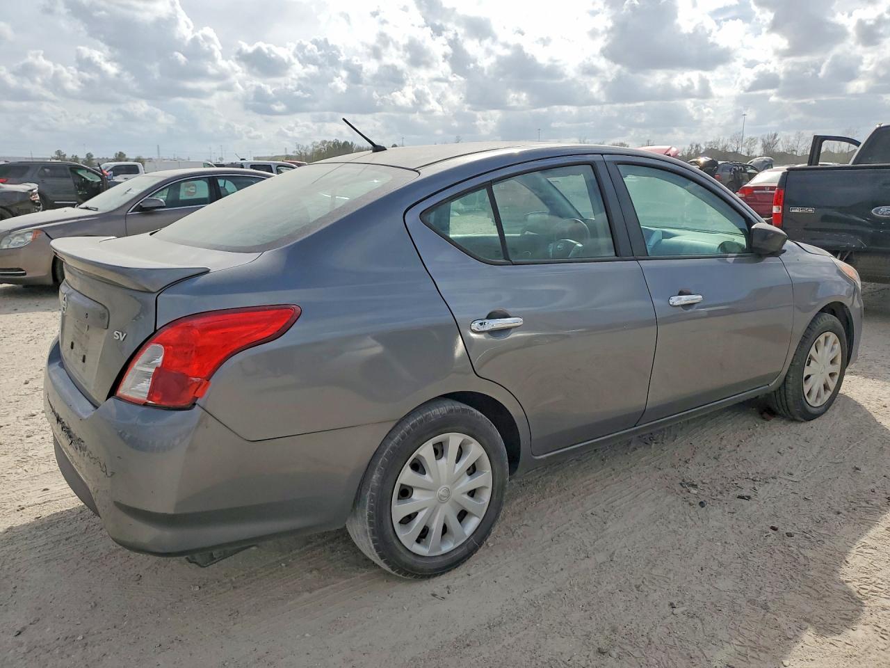 Nissan Versa 1.6 Sv