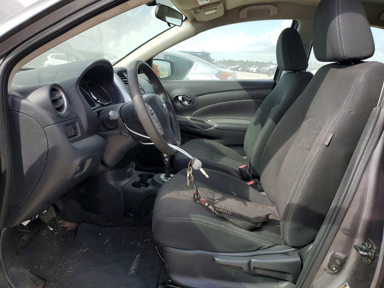 Nissan Versa 1.6 Sv
