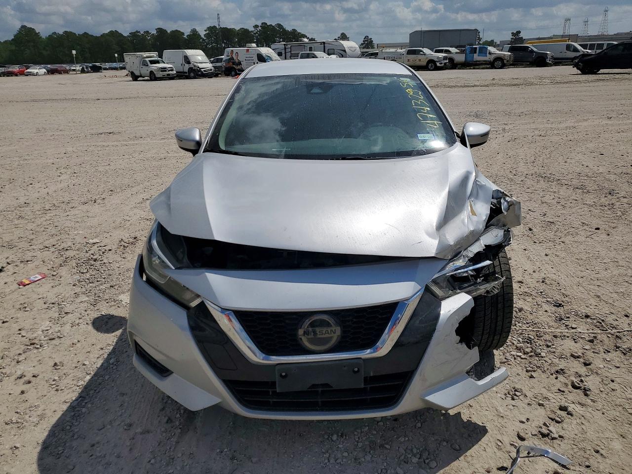 Nissan Versa Sv