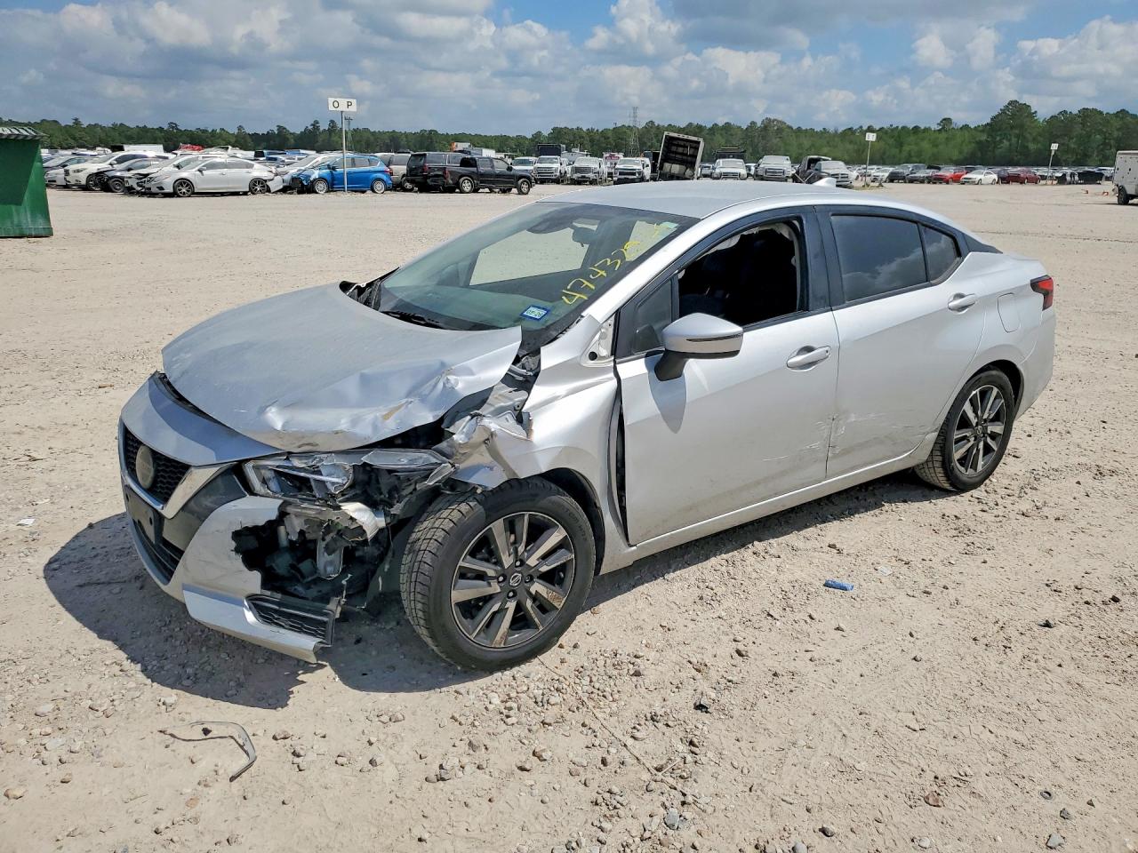 Salvage Nissan Versa Image