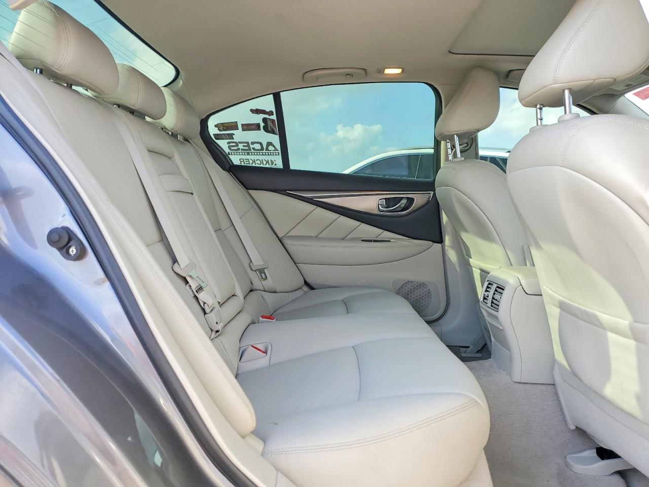 INFINITI Q50 3.0t P 3.0t Signature Edition