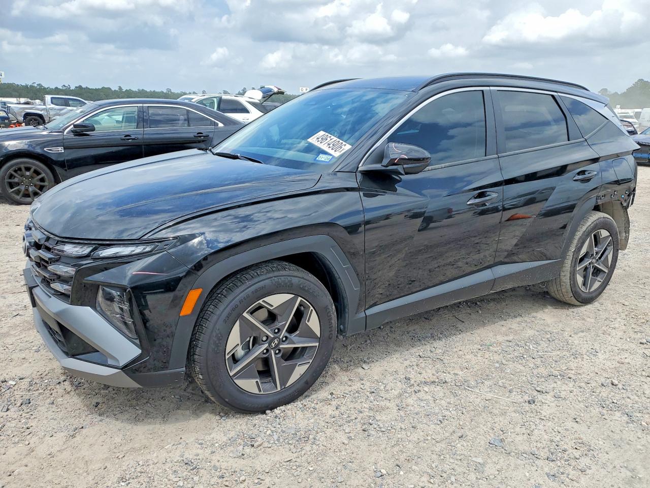 Salvage Hyundai TUCSON Image