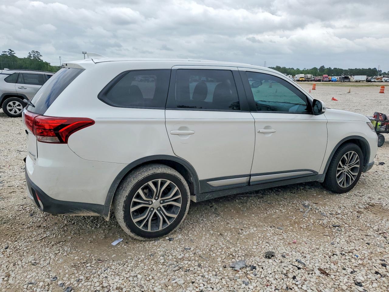 Mitsubishi Outlander Se