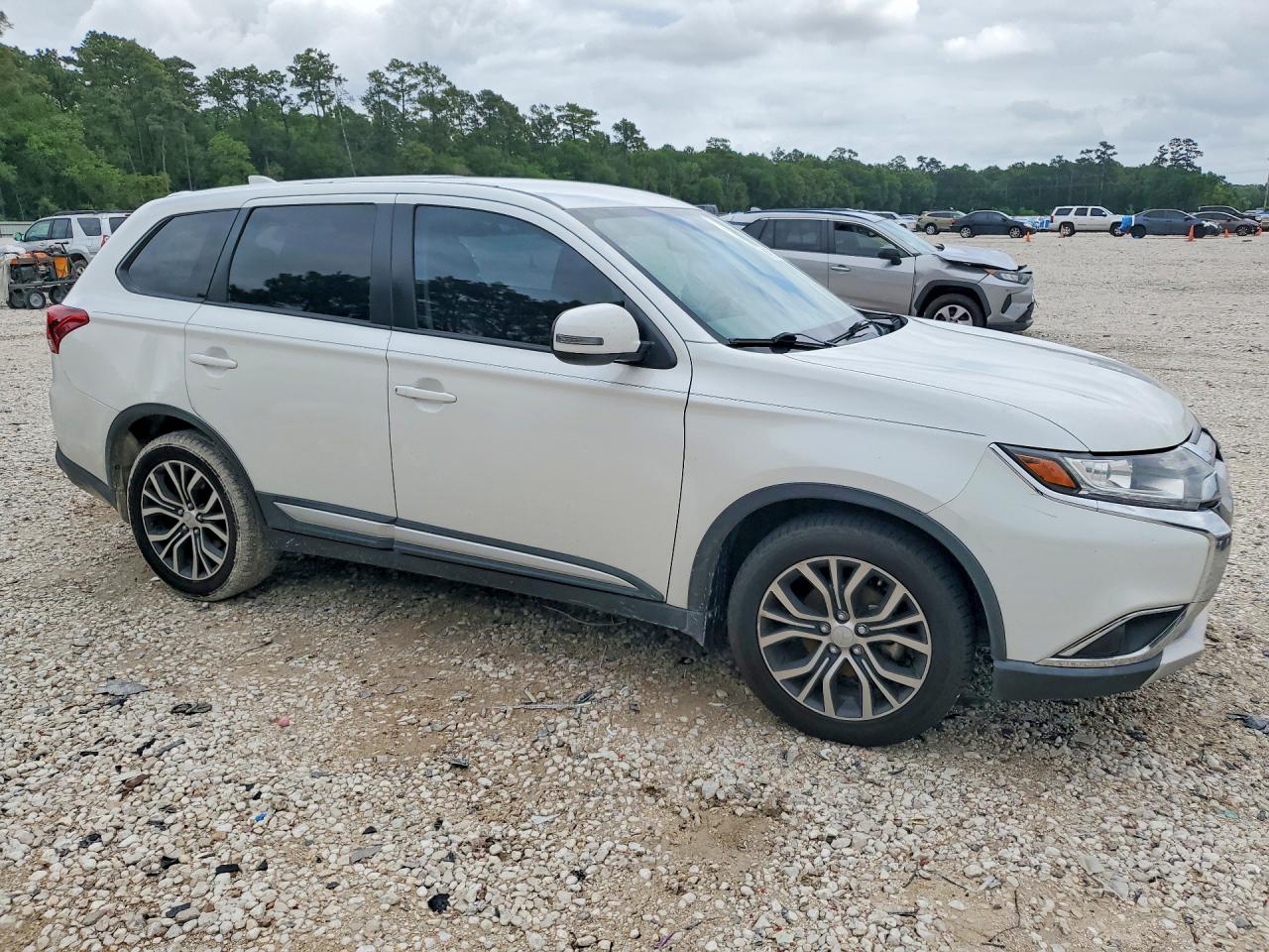 Mitsubishi Outlander Se