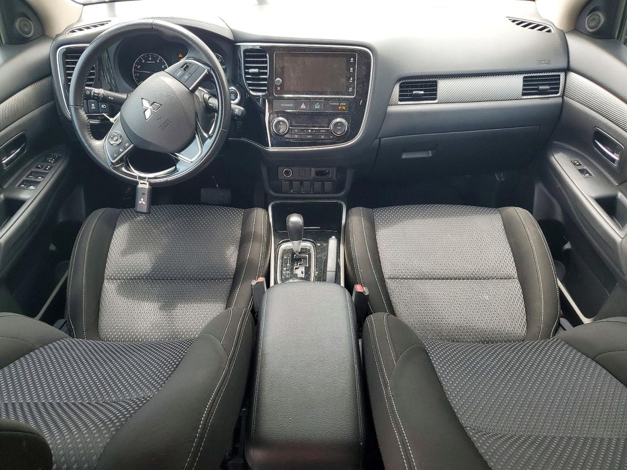 Mitsubishi Outlander Se