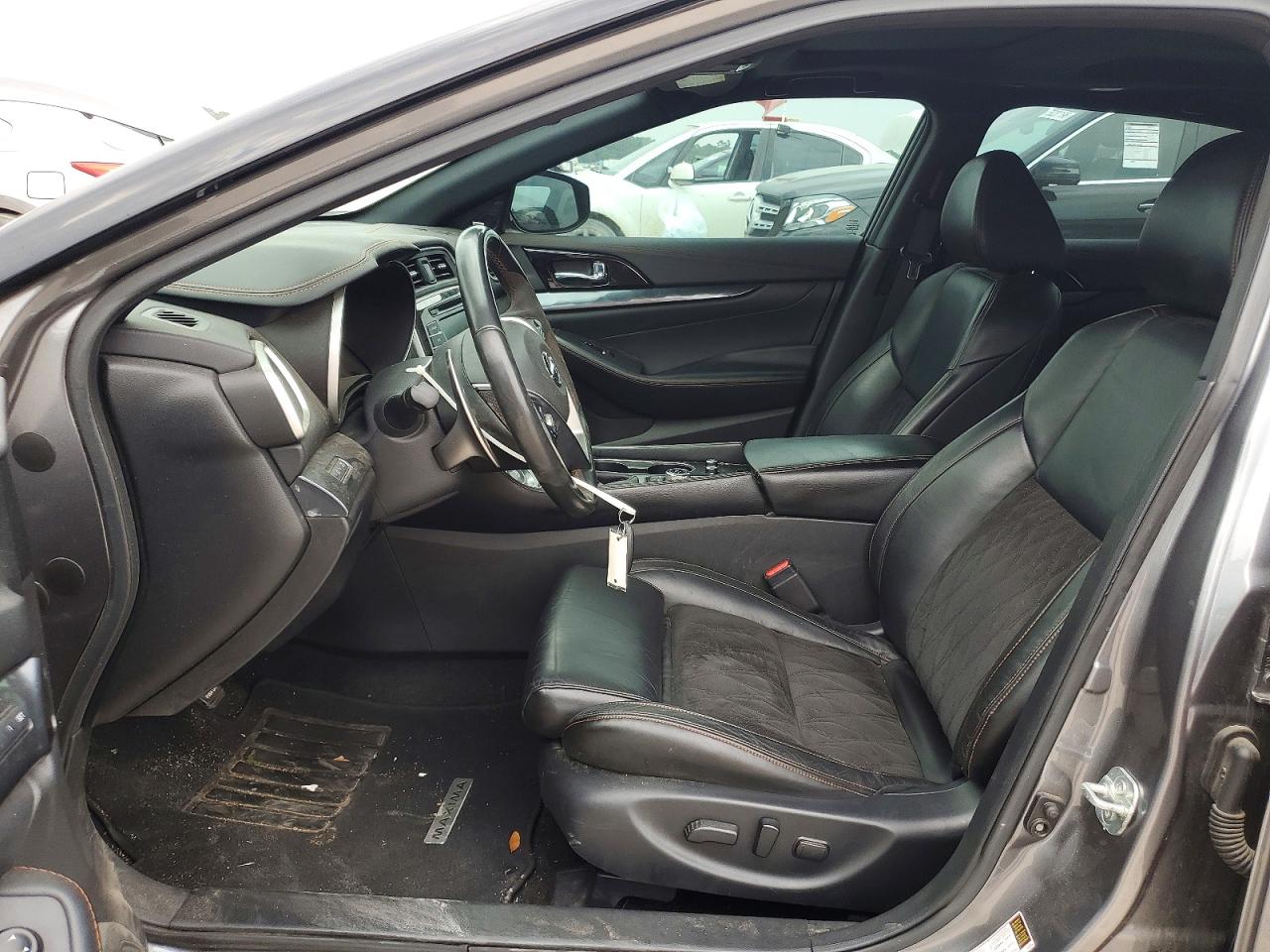 Nissan Maxima Sr