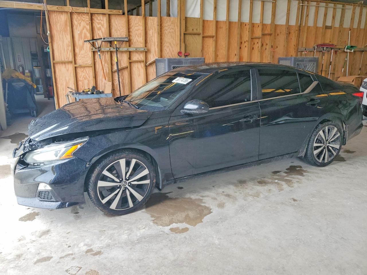 Salvage Nissan Altima Image