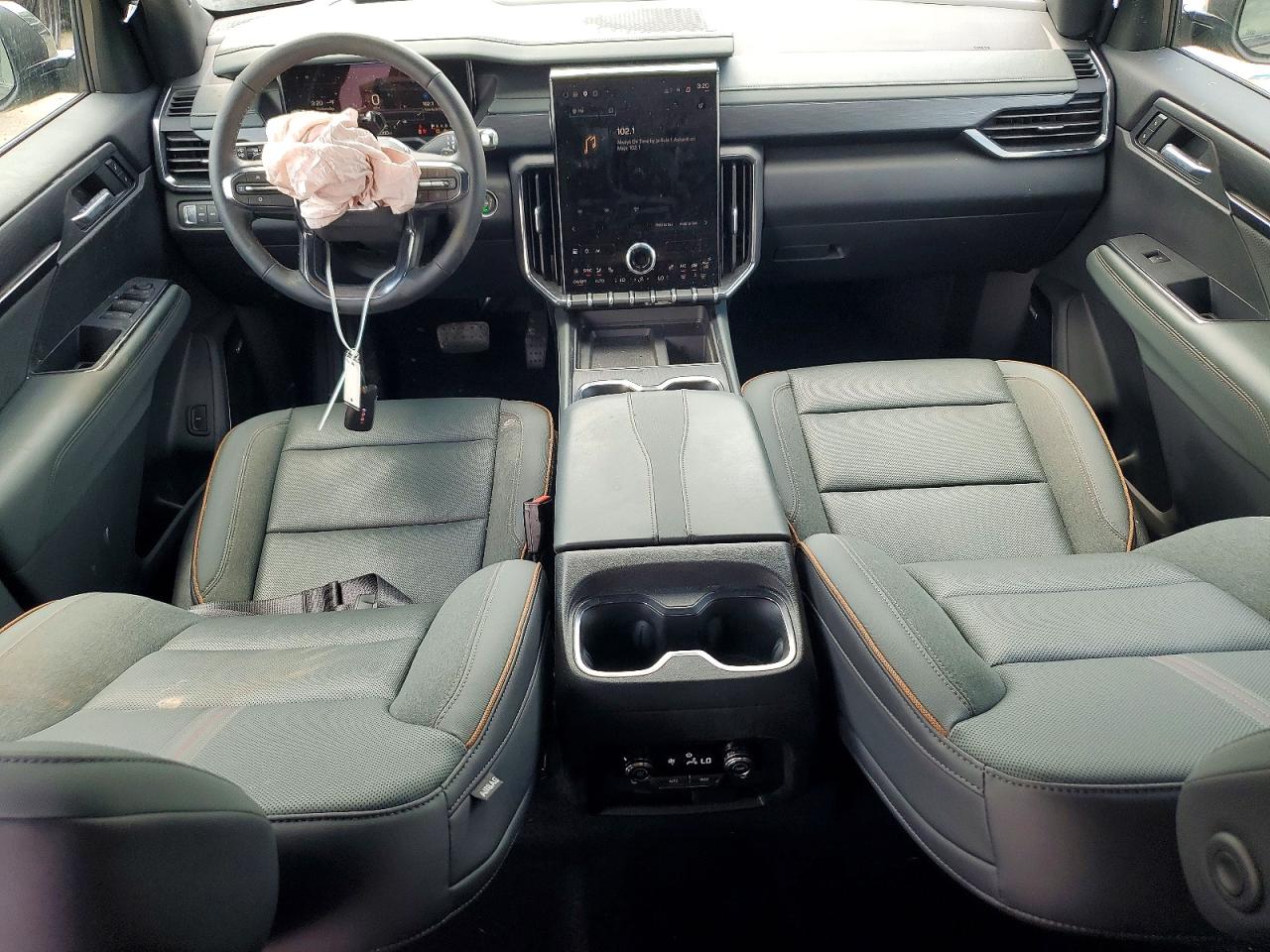 GMC Acadia At4