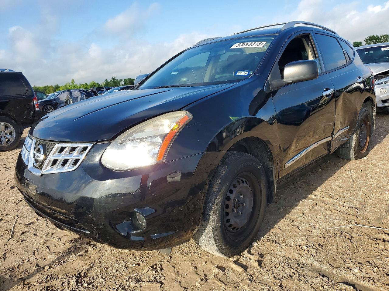 Salvage Nissan Rogue Image