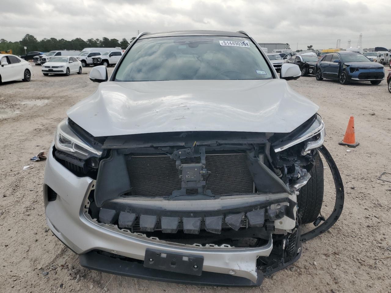 INFINITI Qx Essential