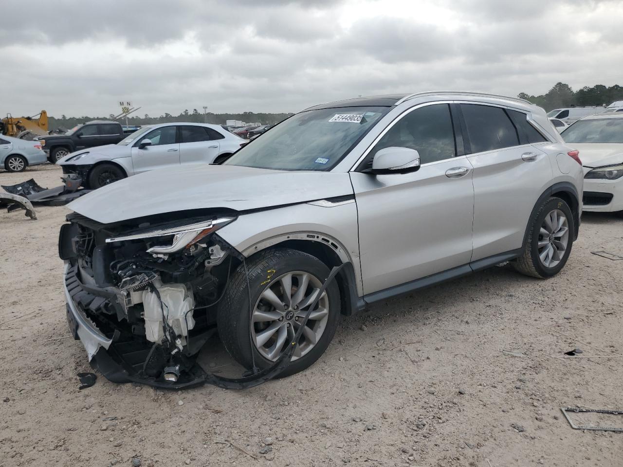 Salvage INFINITI Qx Image
