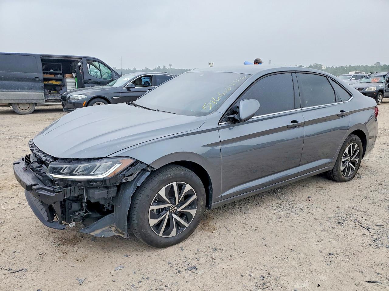 Salvage Volkswagen Jetta Image
