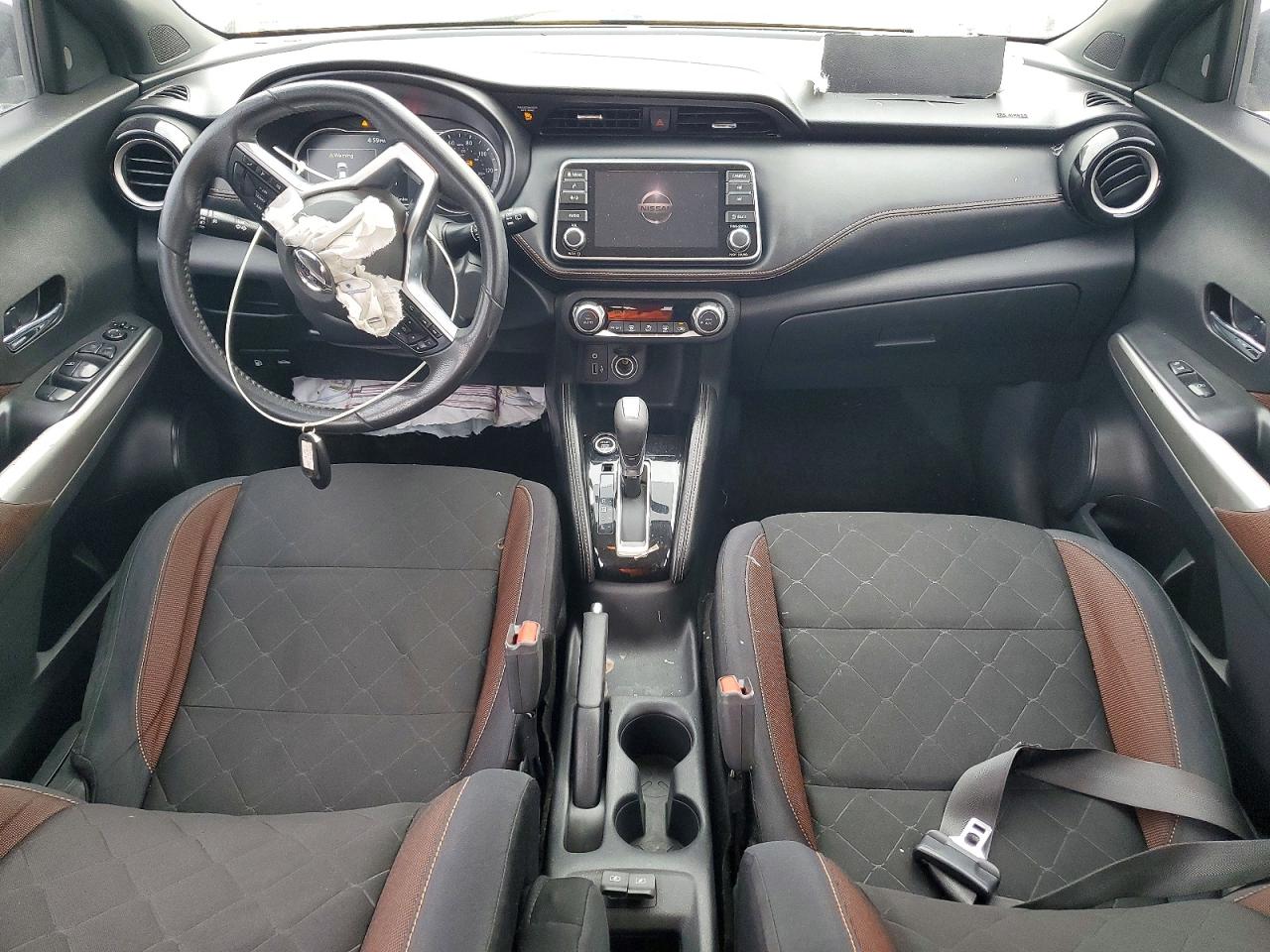 Nissan Kicks Sr
