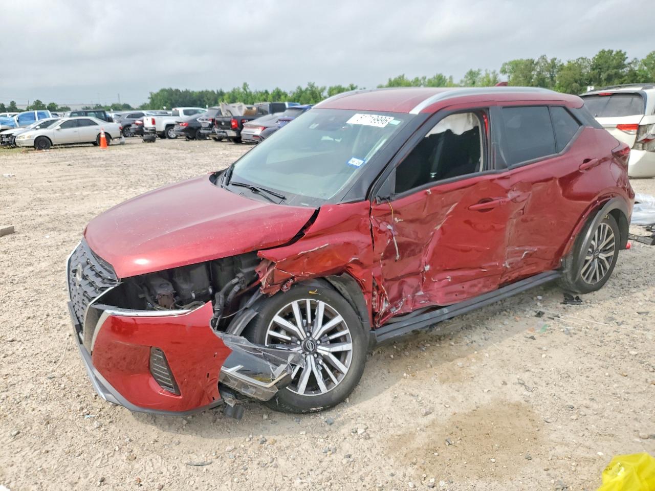 Salvage Nissan Kicks Image