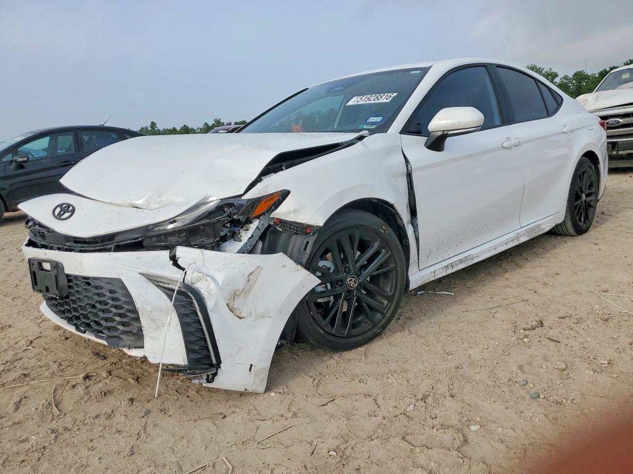 Salvage Toyota Camry Image