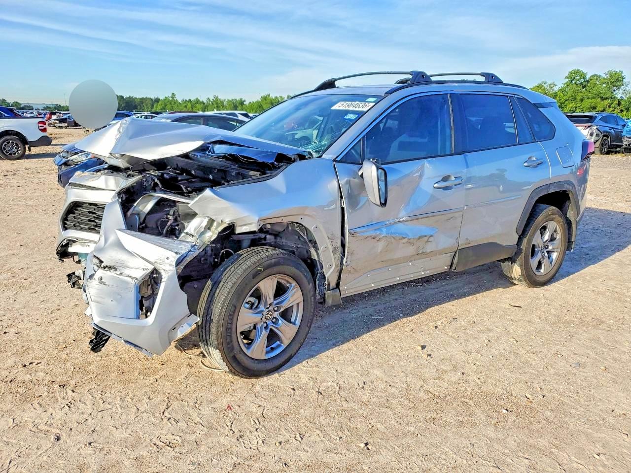Salvage Toyota RAV4 Image