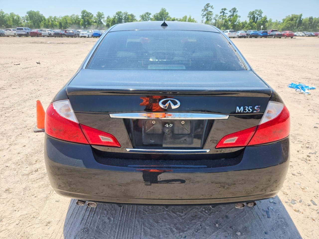 INFINITI M35 Base