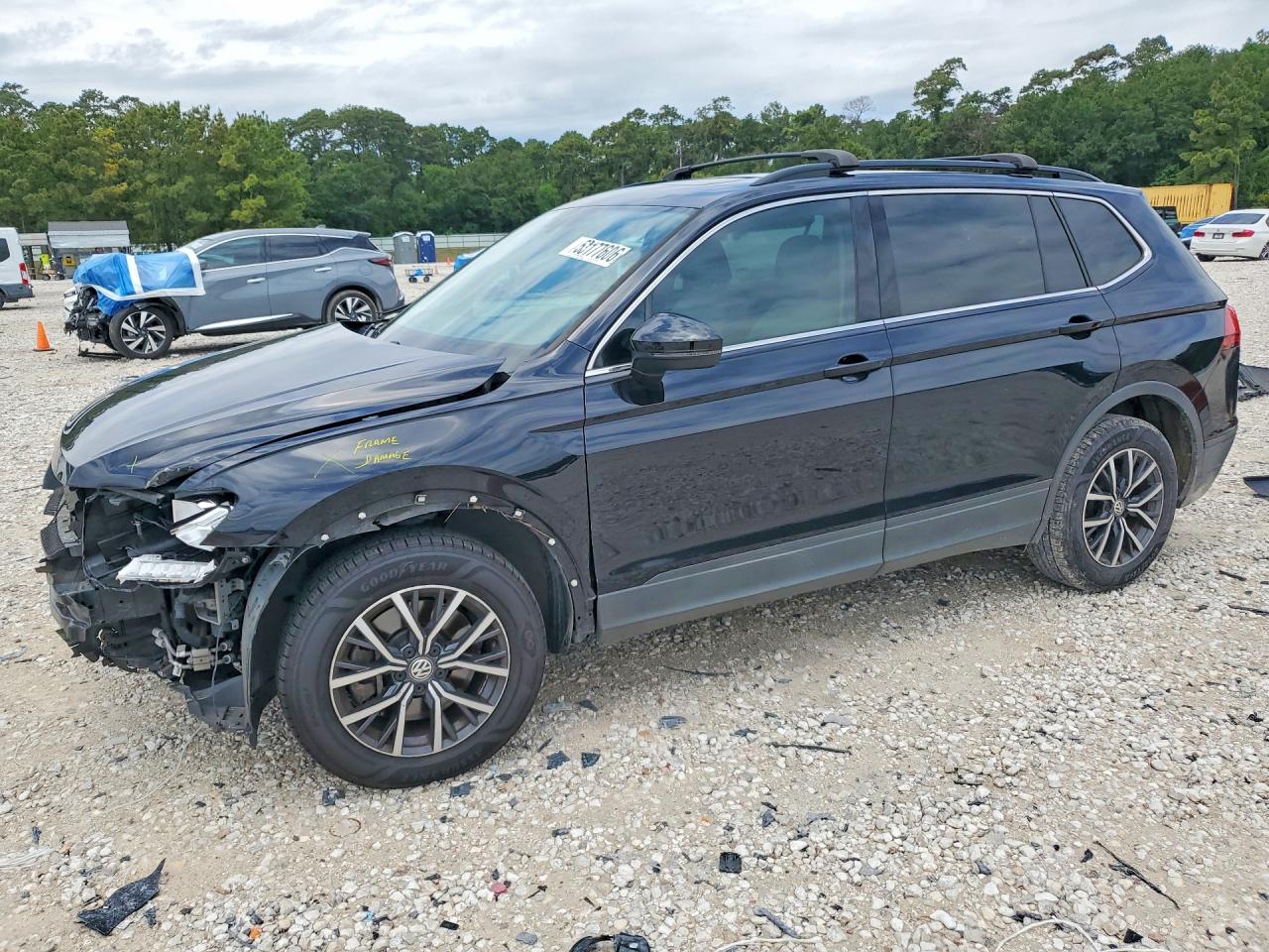 Salvage Volkswagen Tiguan Image