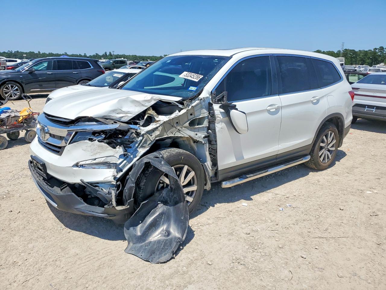 Salvage Honda Pilot Image