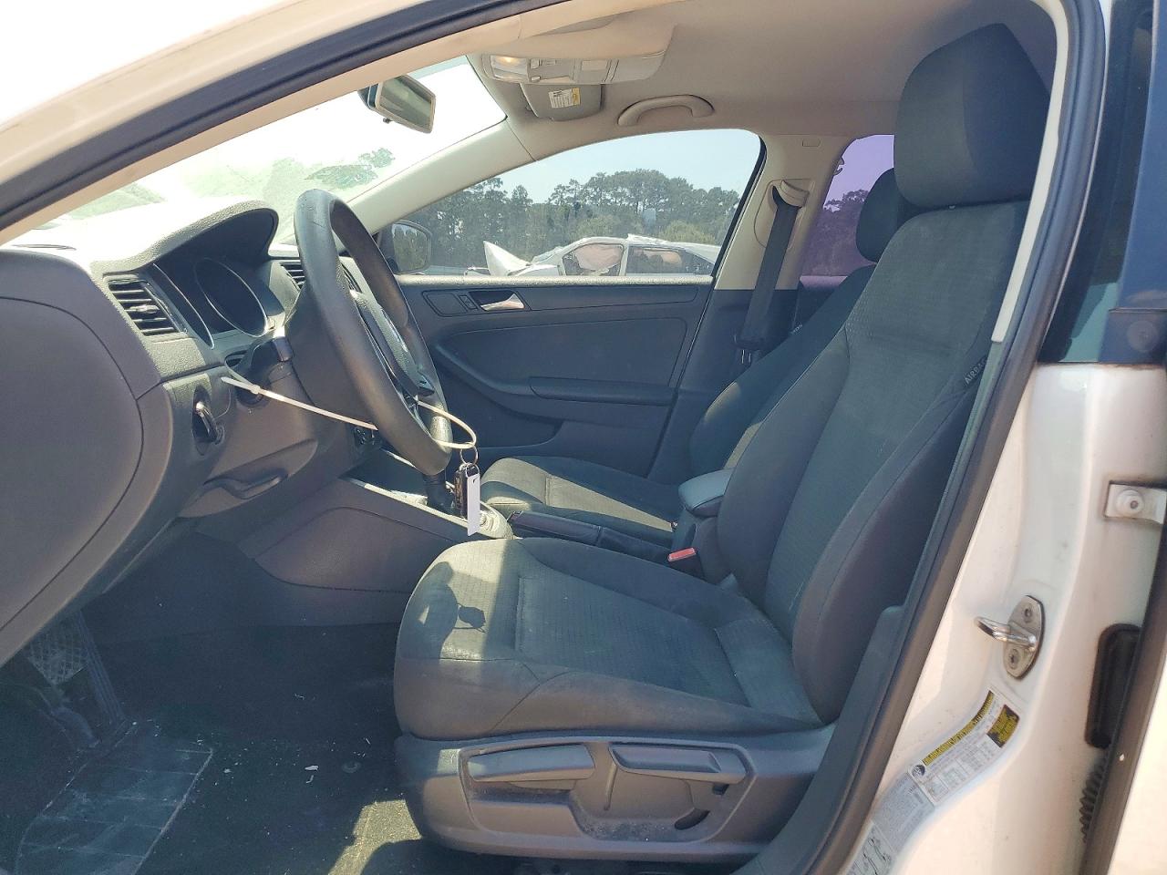 Volkswagen Jetta Base