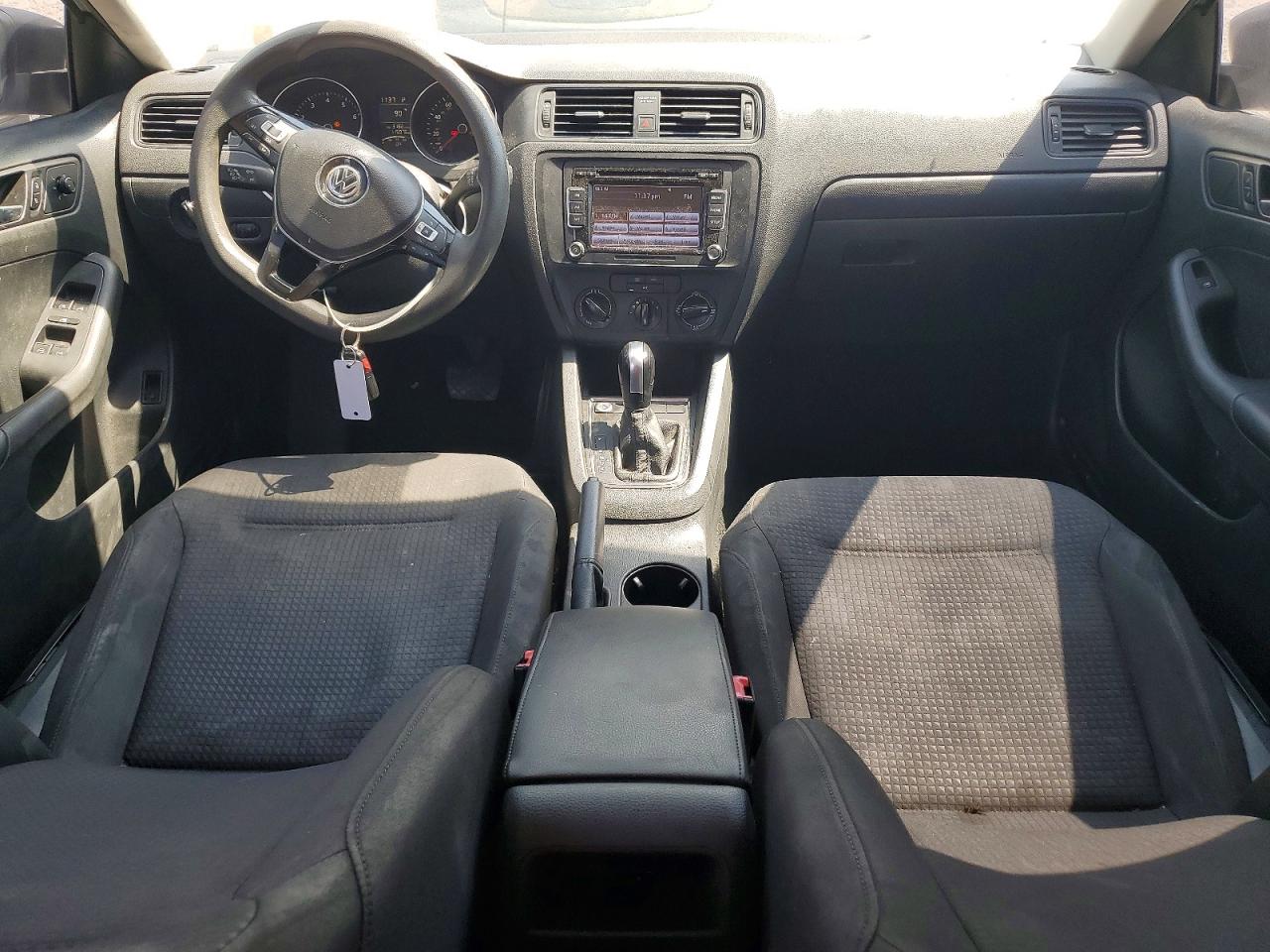 Volkswagen Jetta Base