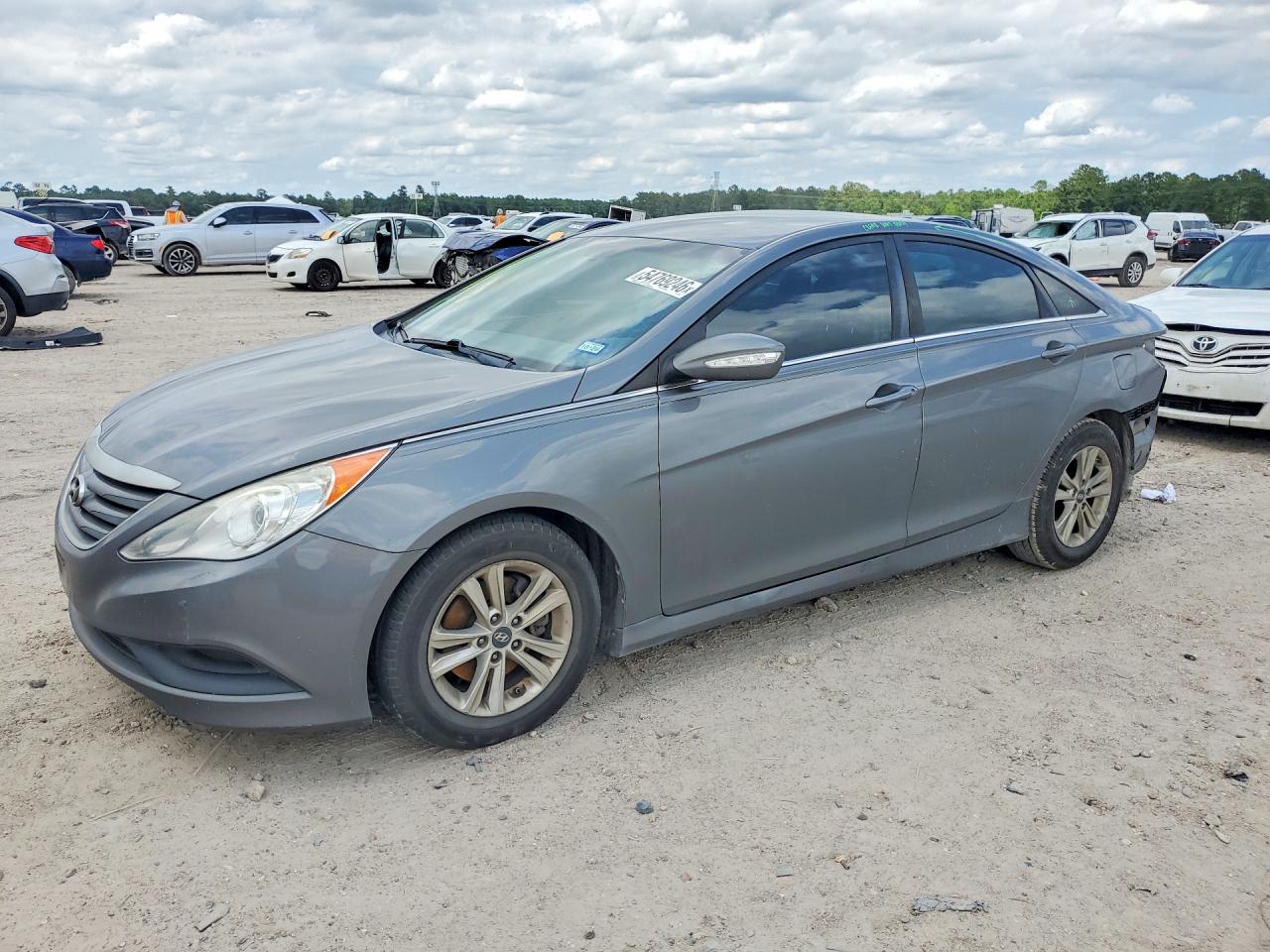 Salvage Hyundai SONATA Image